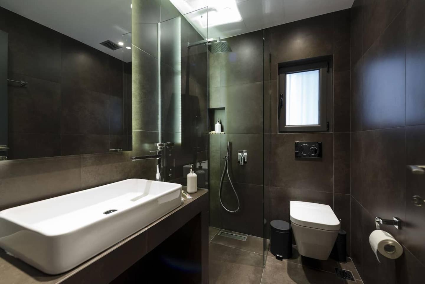 Ma Maison Nο 1, Penthouse, Acropolis And Lycabettus View, Ultra High Speed Internet 300 Mbps, 15' To Acropolis By Metro, 1' From Metro Station Athen Exterior foto
